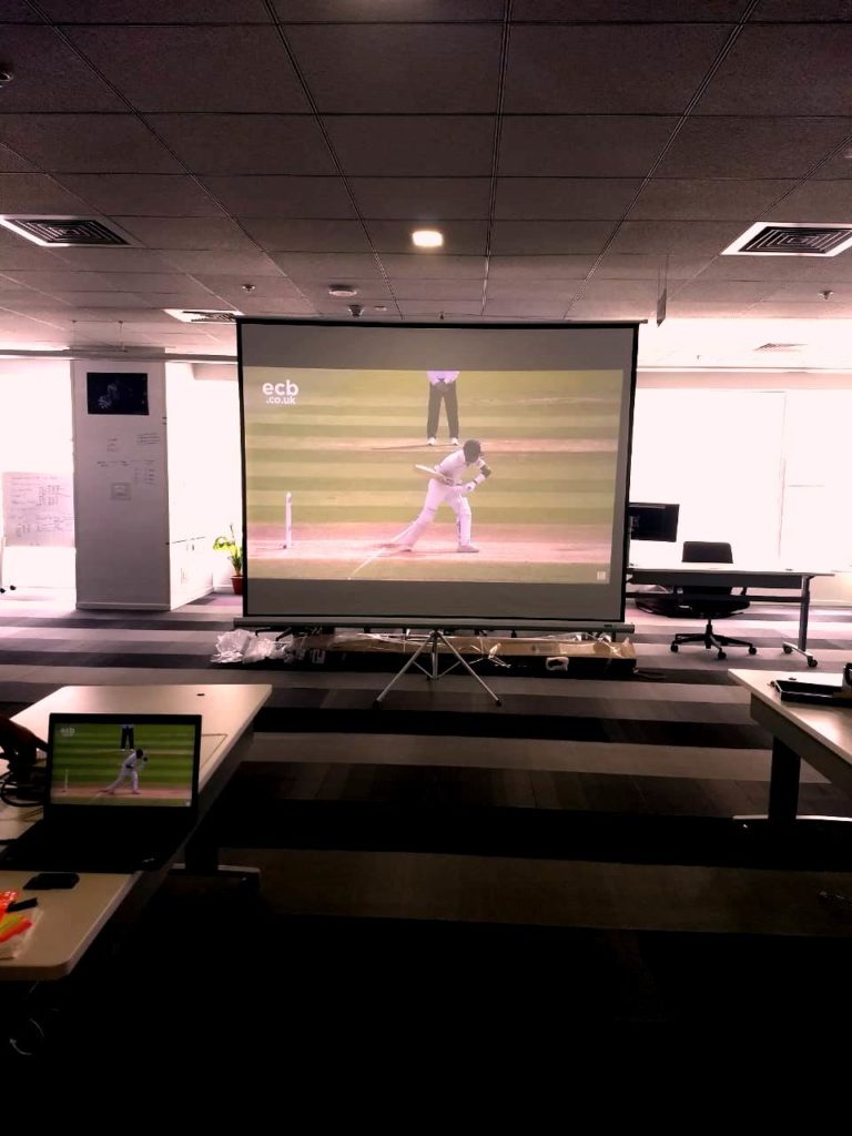 Projector Screen